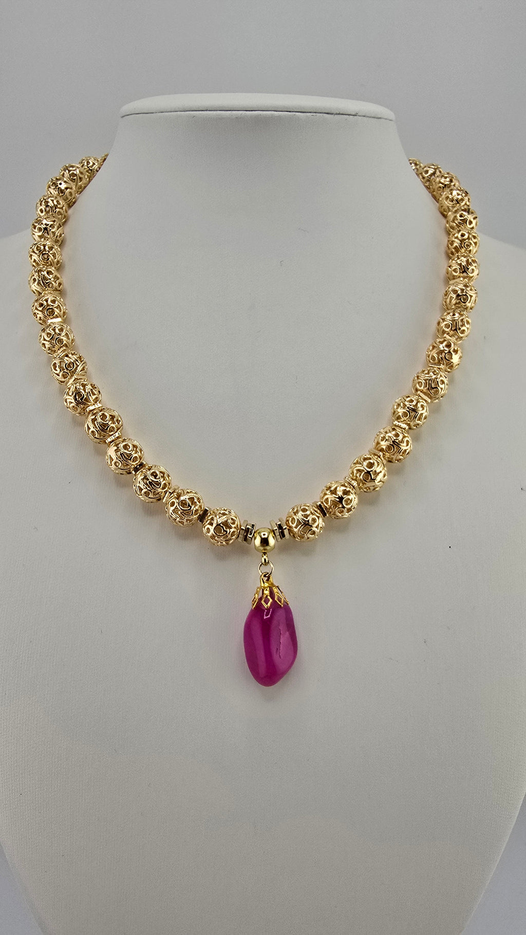 Collier Plaqué or et son pendentif en agate rose