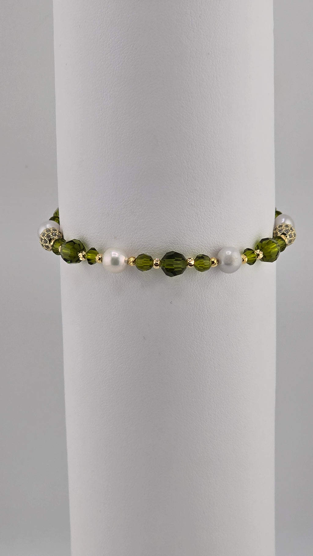 Bracelet en perles de culture et cristal vert