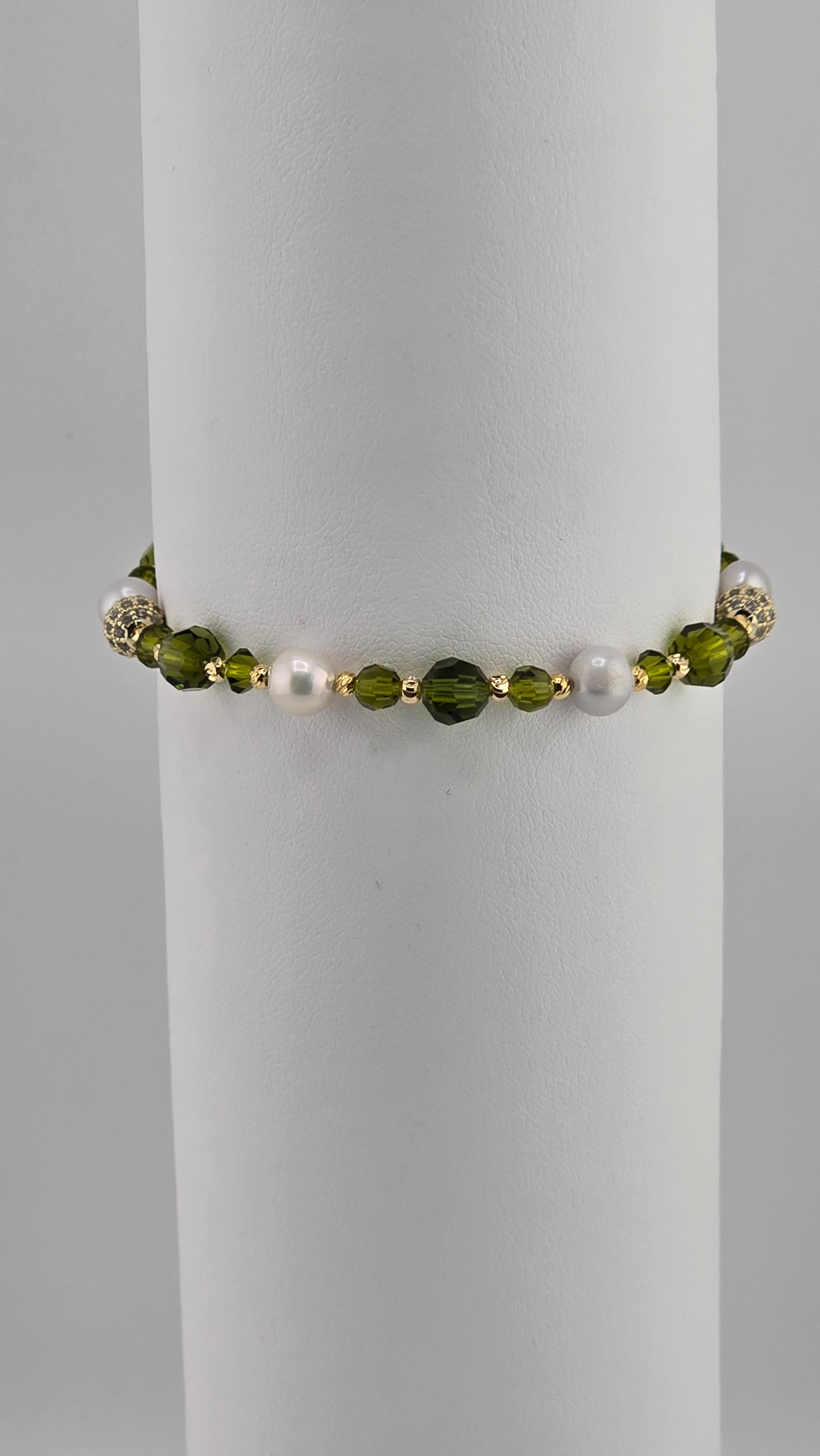Bracelet en perles de culture et cristal vert