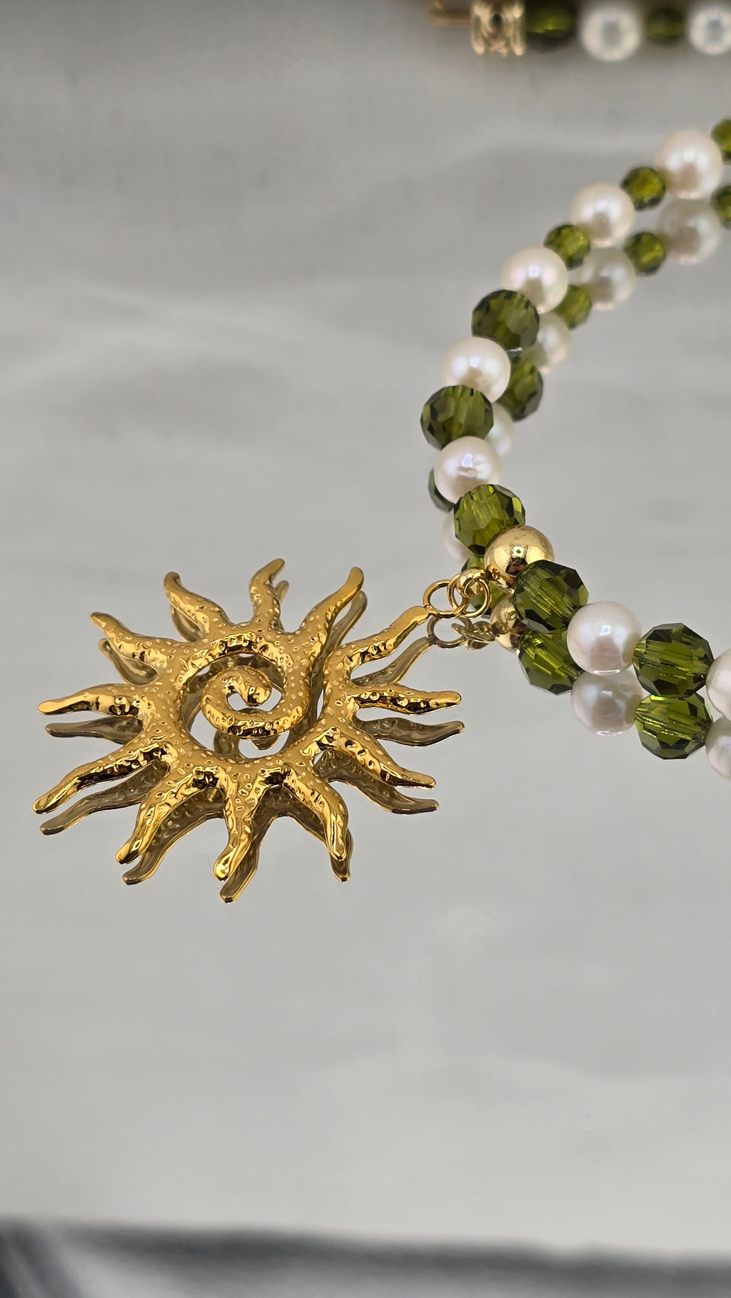 Collier de lumière et perles de culture
