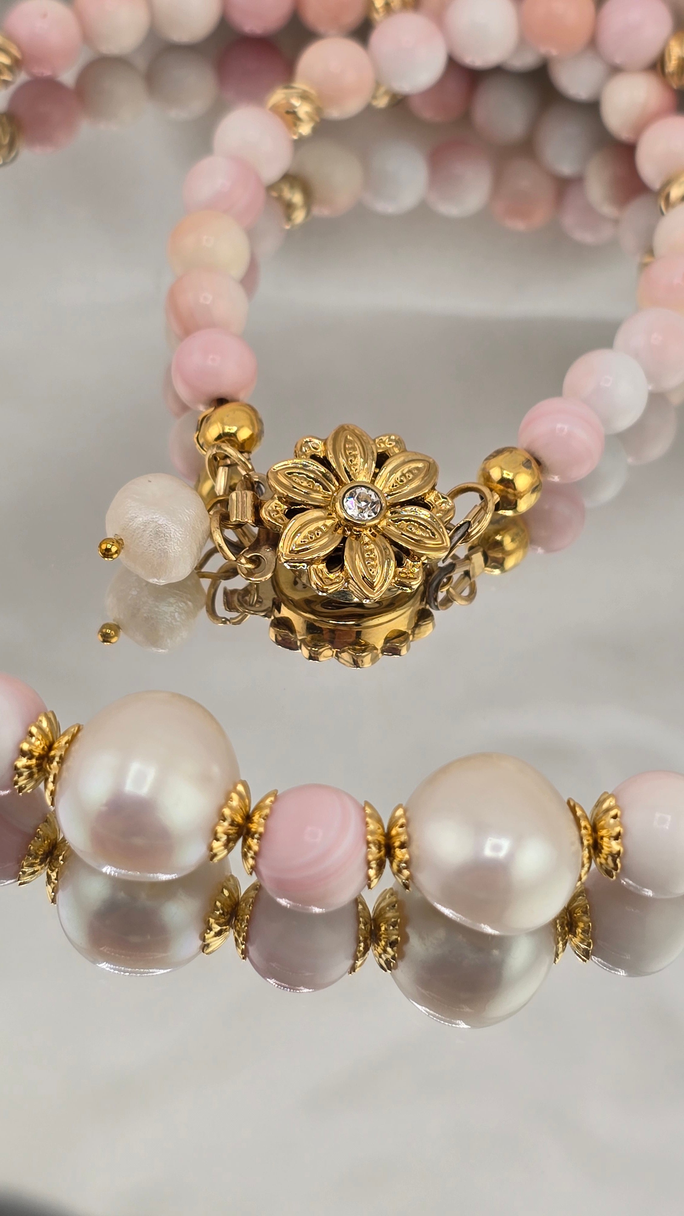 Collier de perles de culture et perles de Lambi