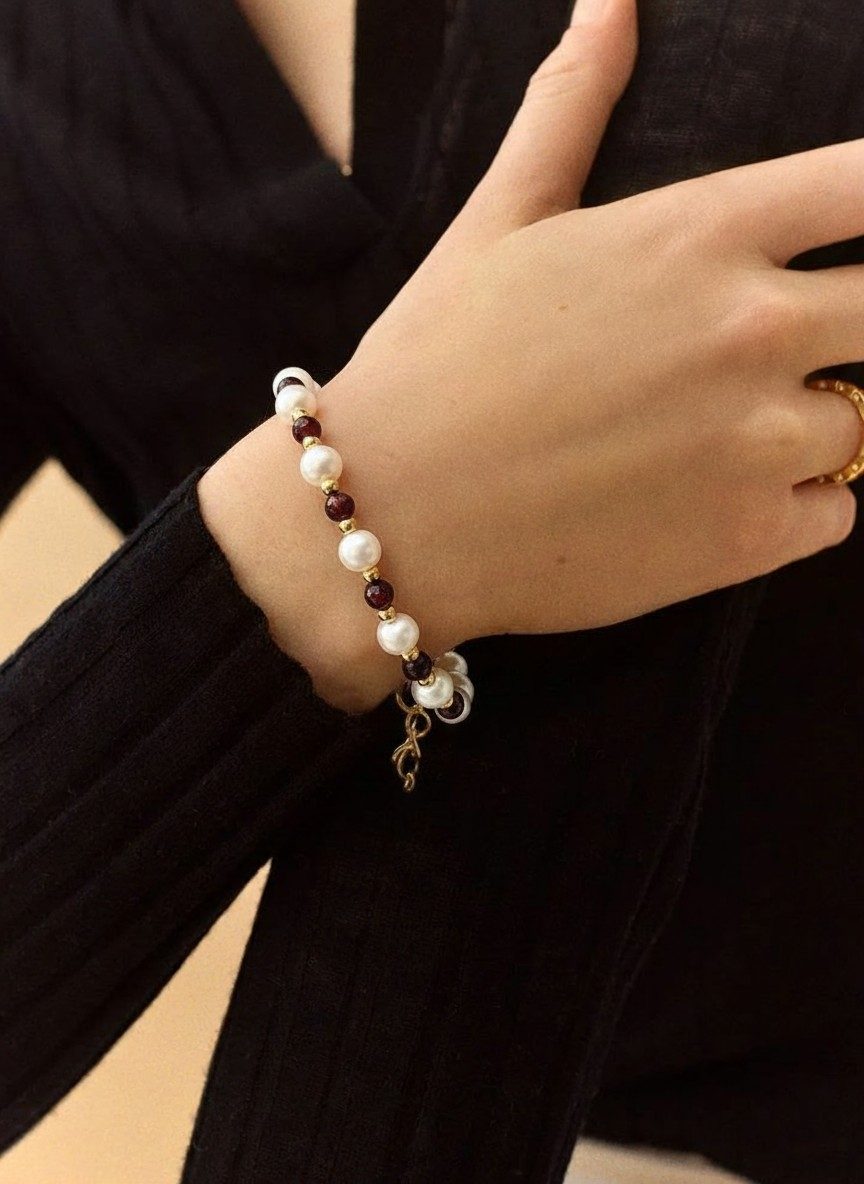 Bracelet en perles de culture et grenat
