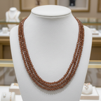 Collier en grès rouge scintillant