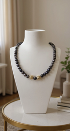 Collier en perles de culture bleu foncé et vermeil