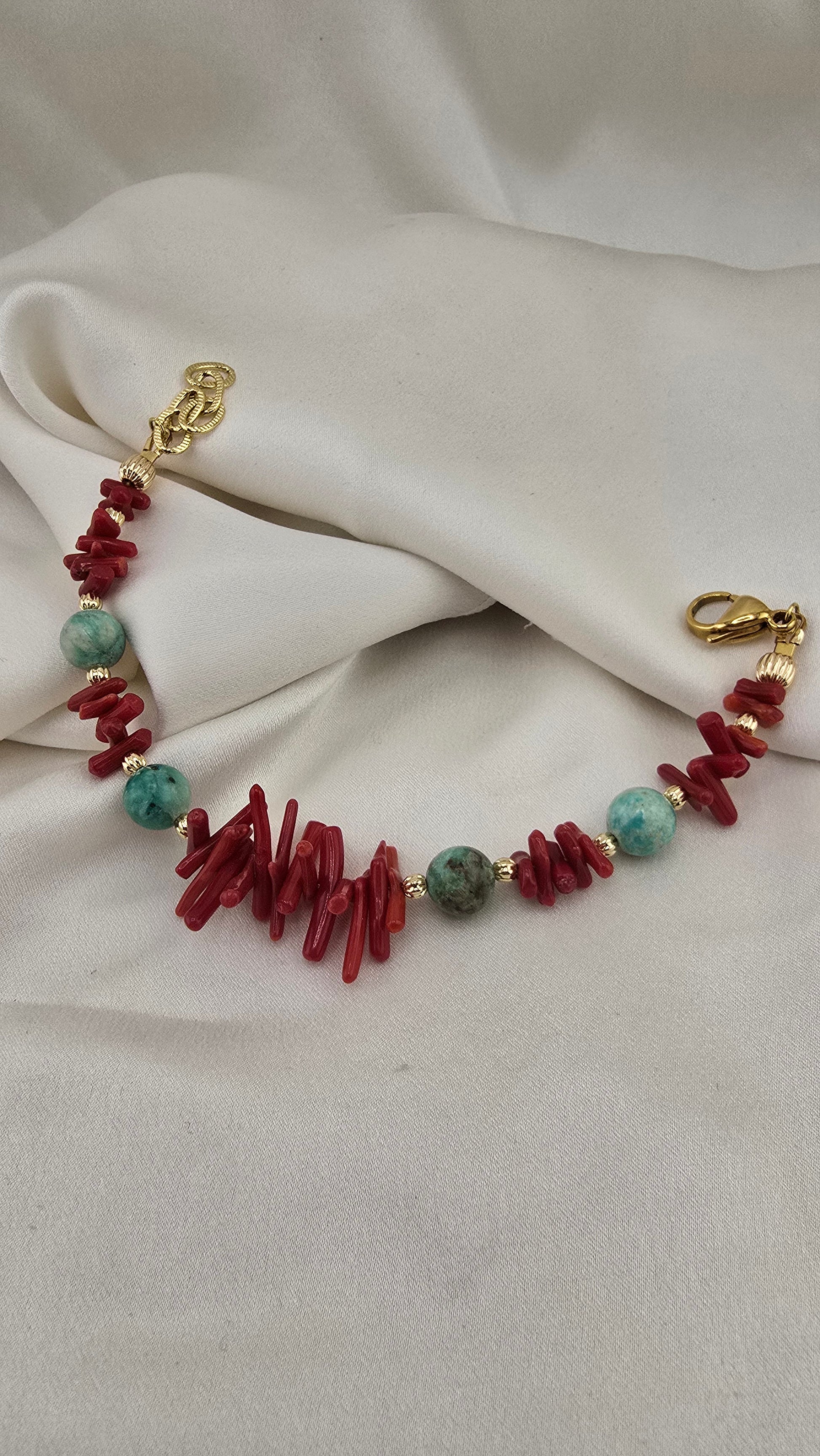 Bracelet en corail rouge et turquoise