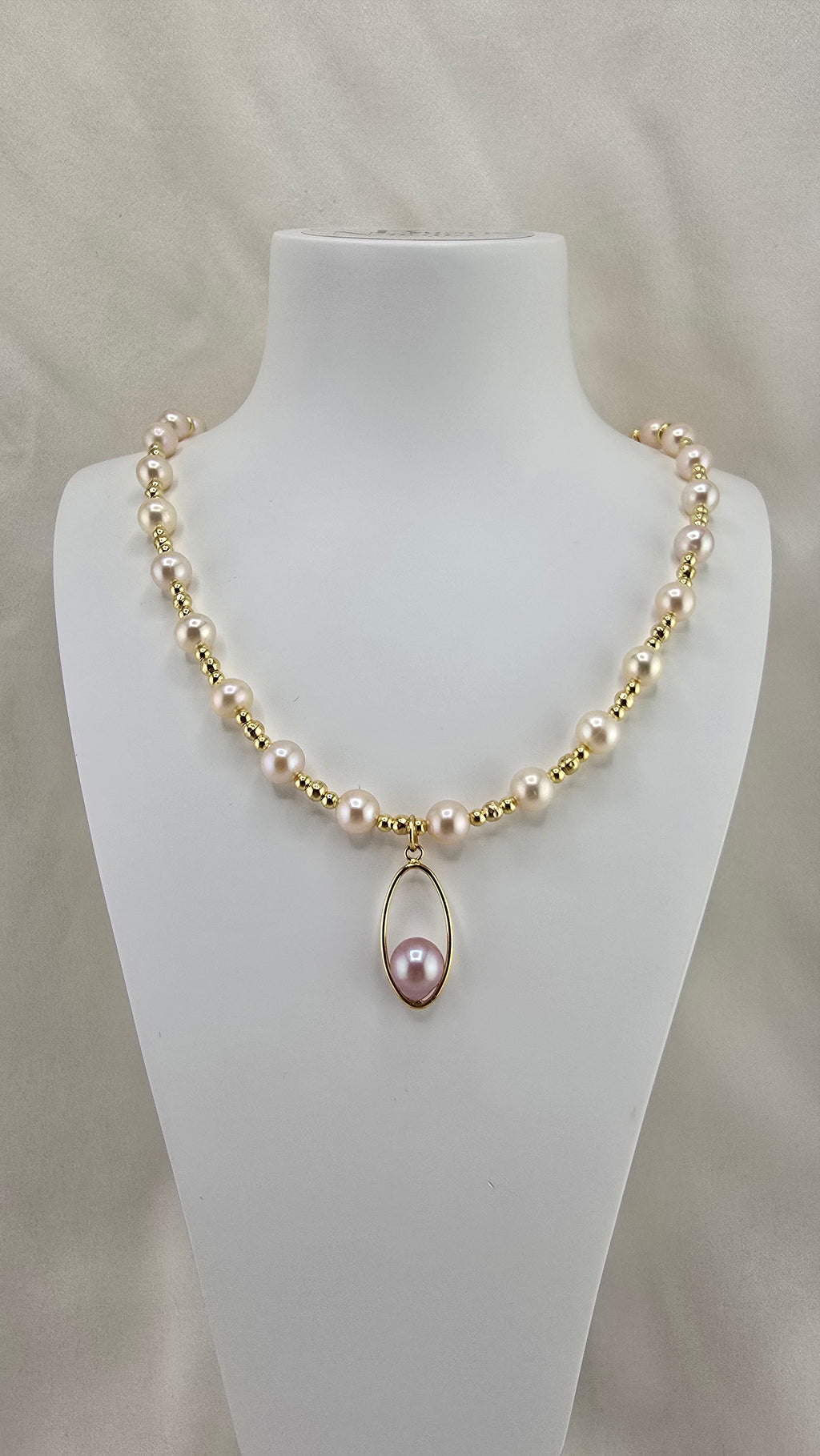 Collier en perles de culture poudrée