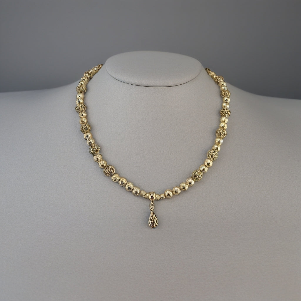 Collier en plaqué or et son pendentif