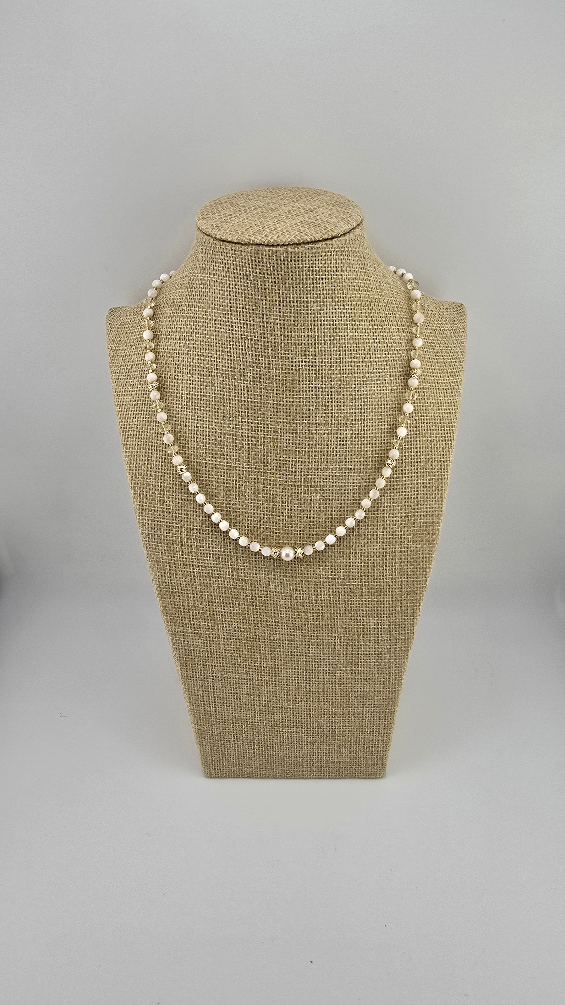 Collier fin en nacre