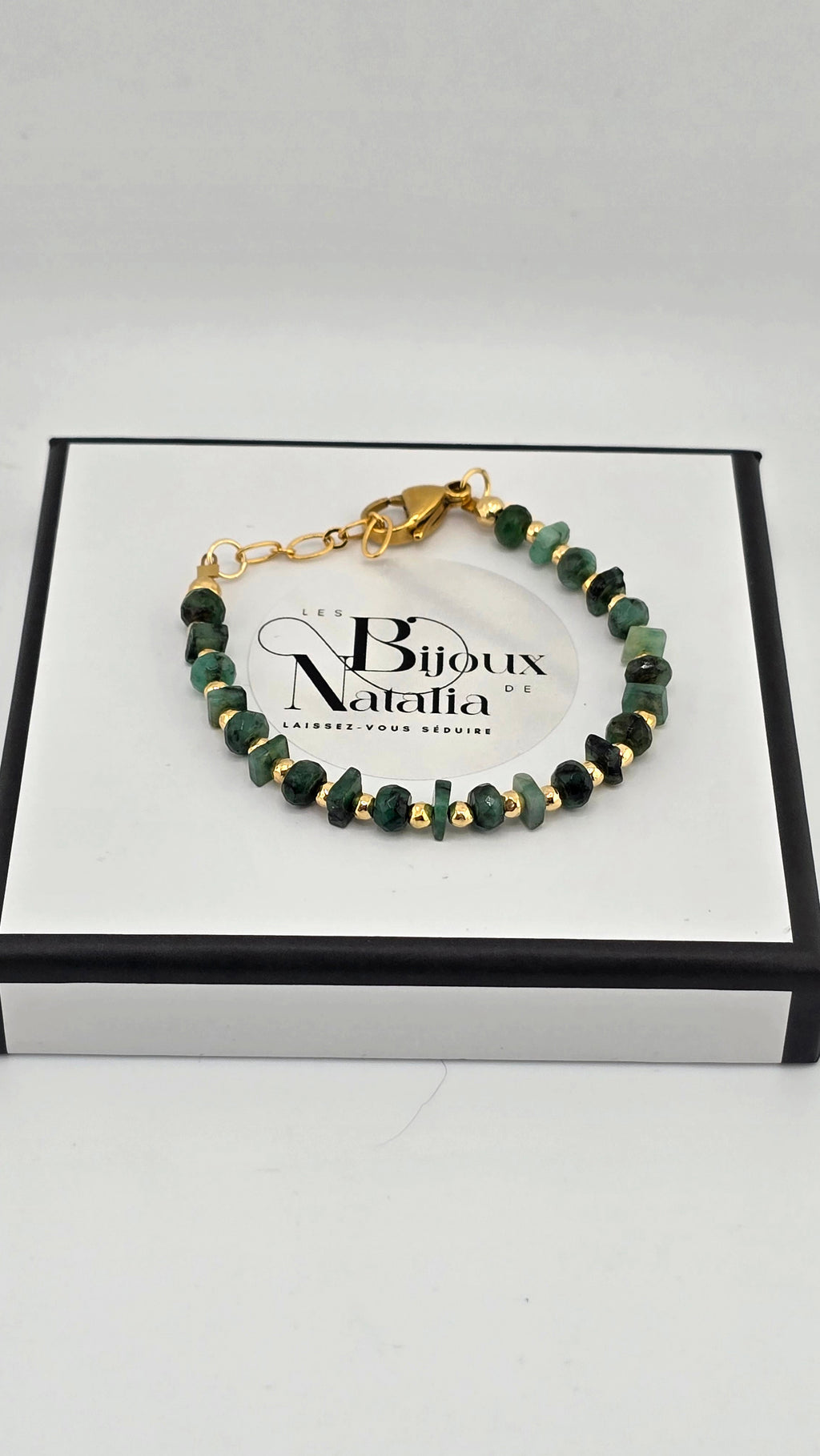 Bracelet en Emeraude et perles or rondes et lisses