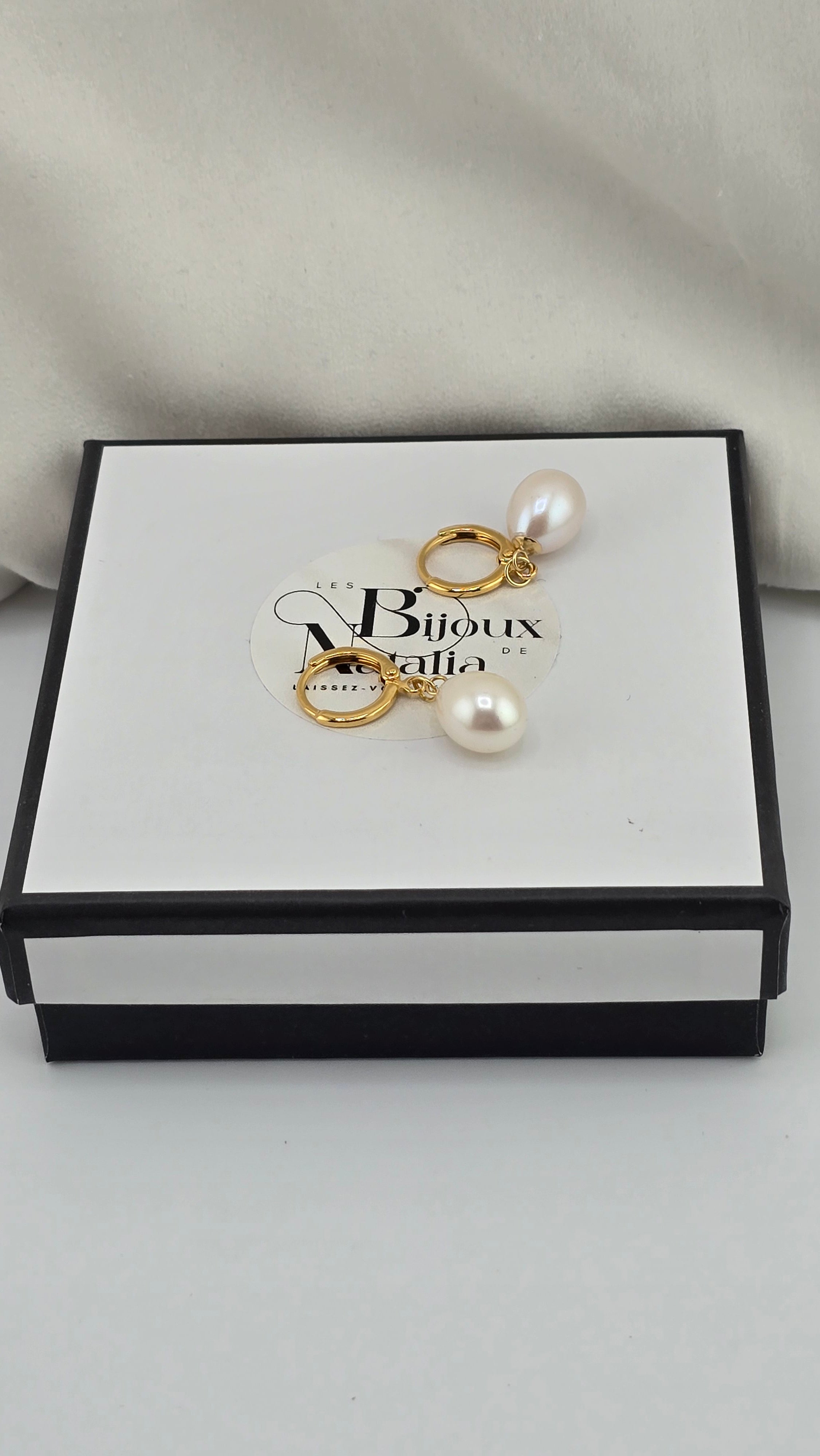 Boucles d oreilles en perles de culture olive et Vermeil (argent recouvert d'or 24k)