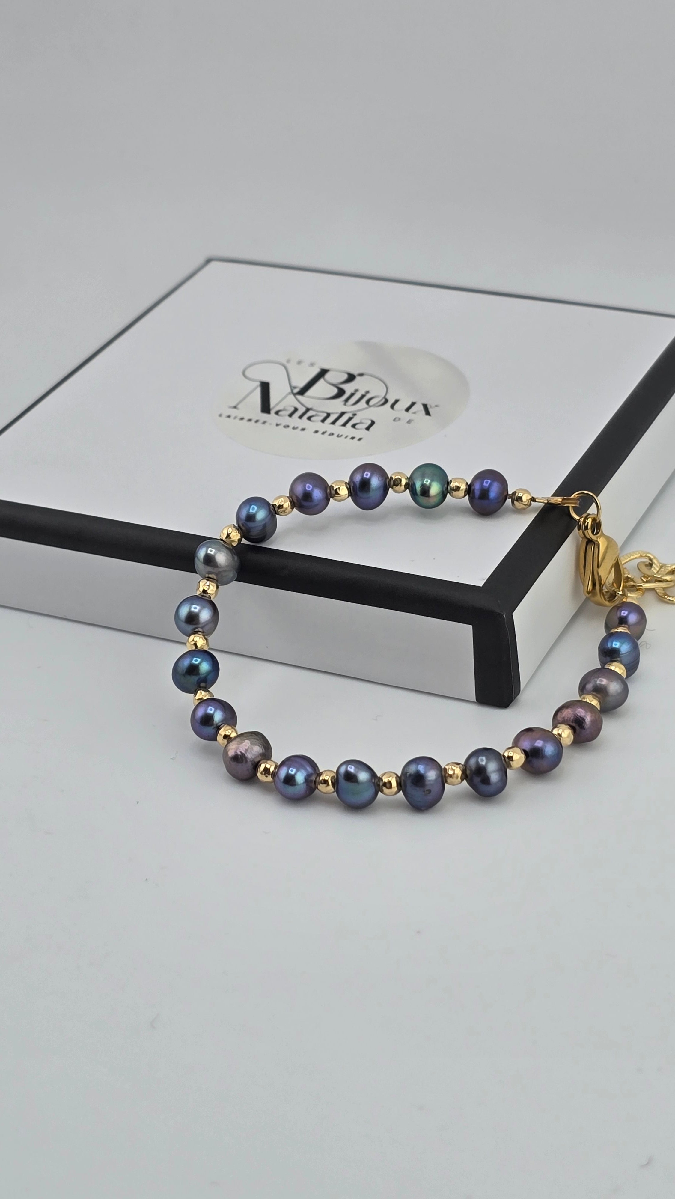 Bracelet en perles de culture bleu marine et vermeil