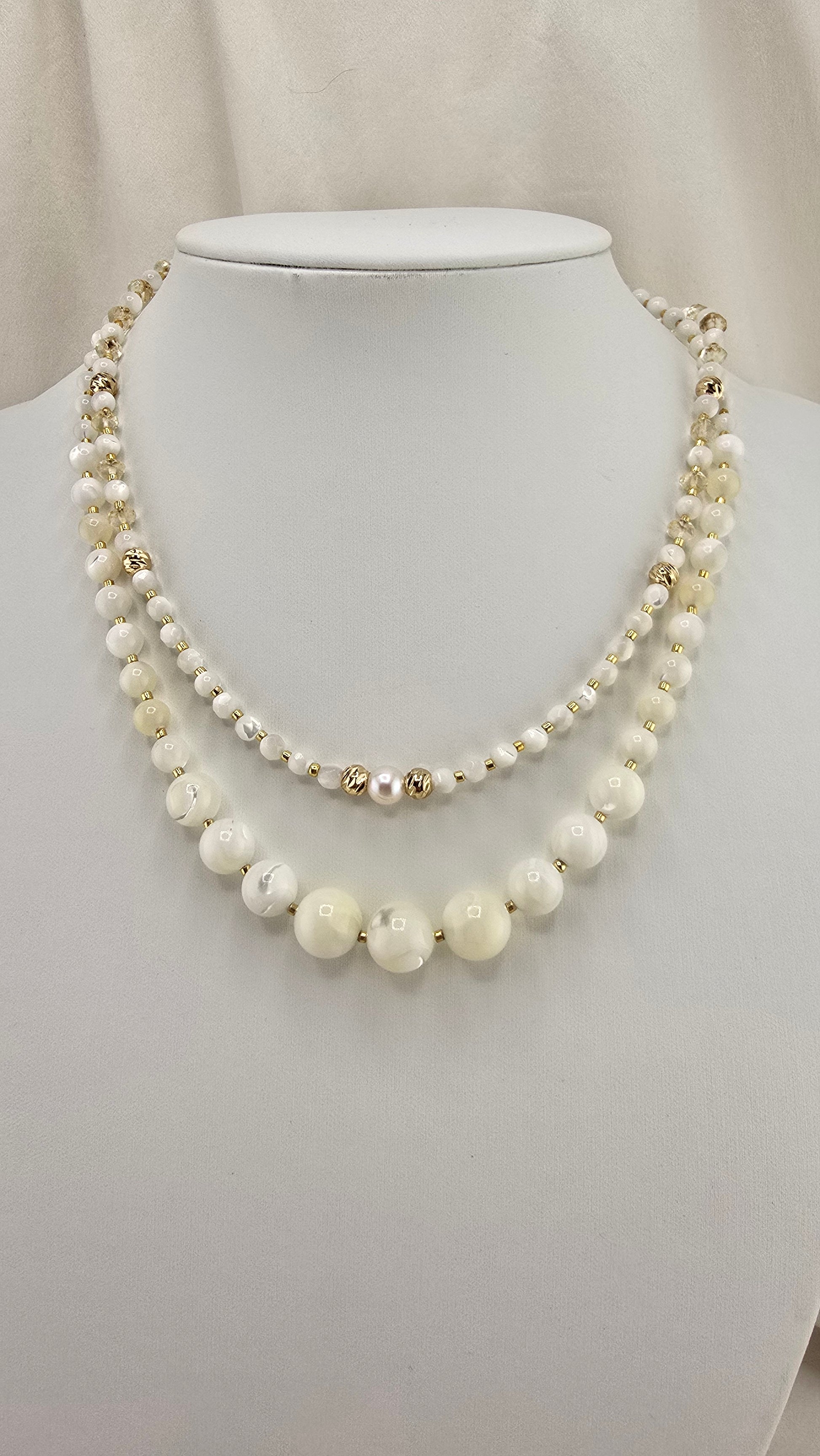 Collier en Nacre blanche