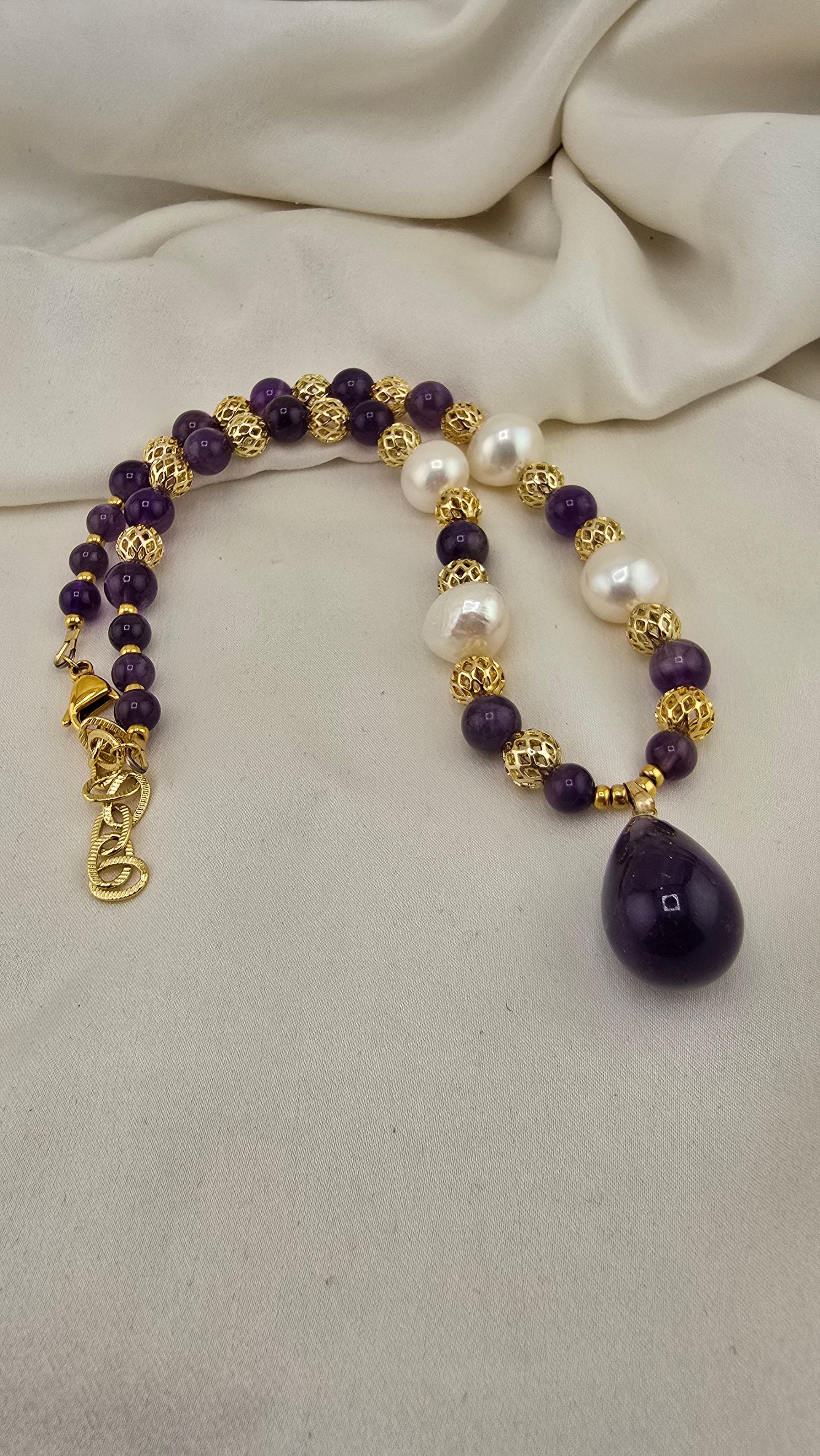 Collier en Améthyste et perles de culture baroque