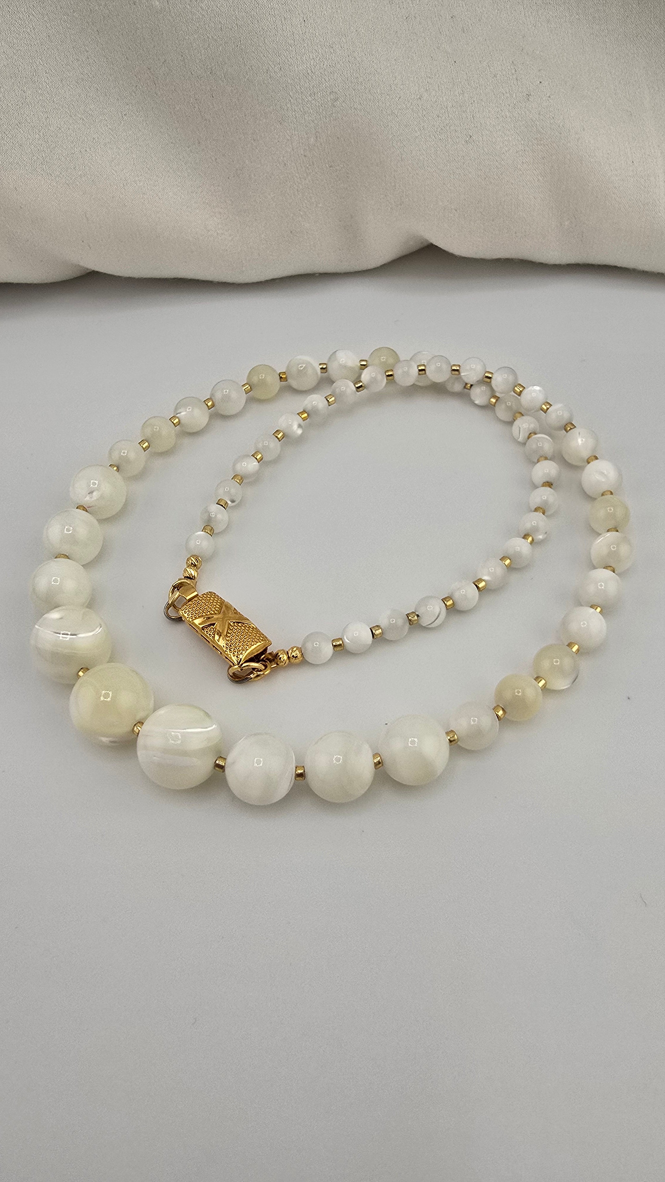 Collier en Nacre blanche