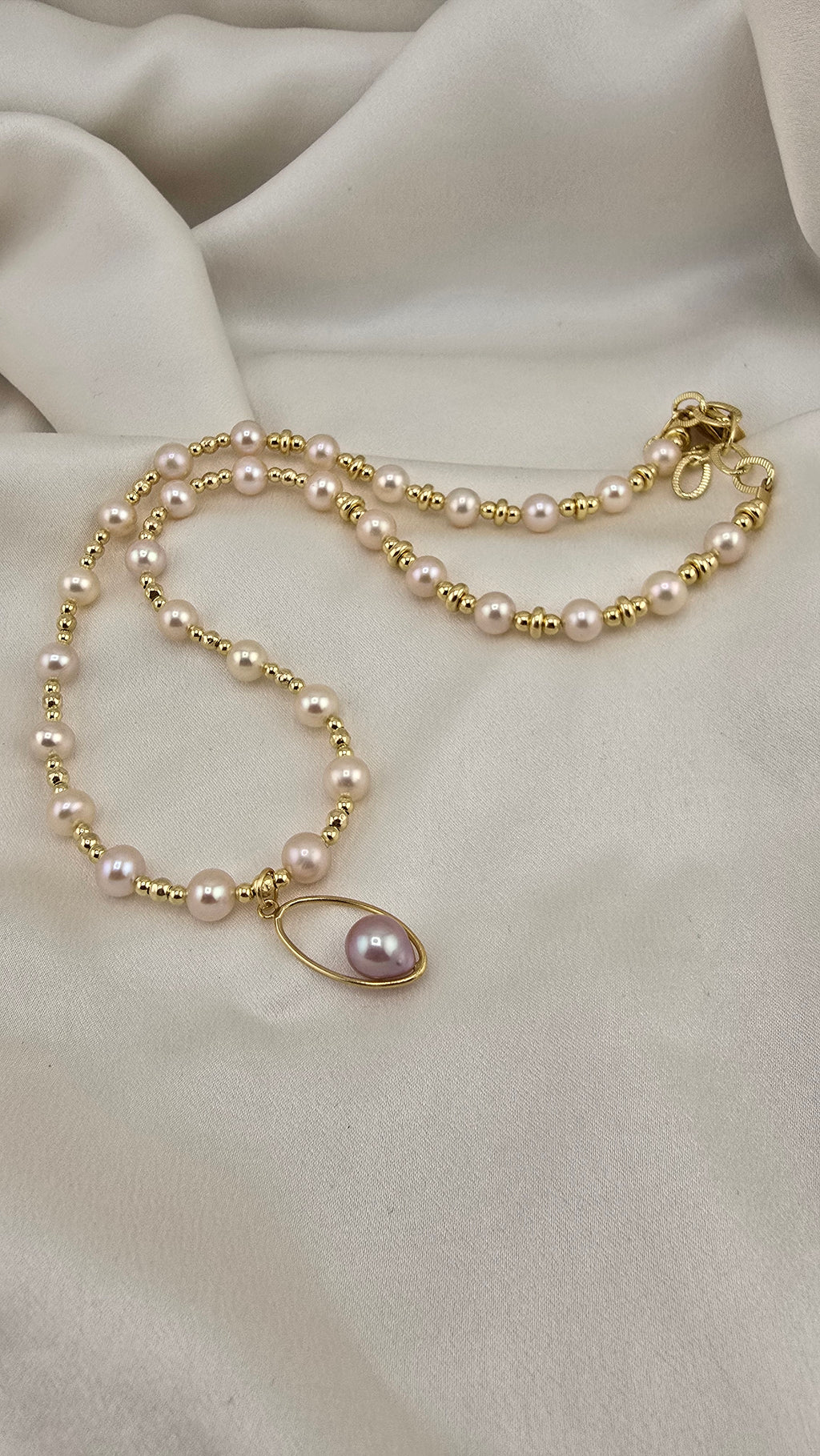 Collier en perles de culture poudrée