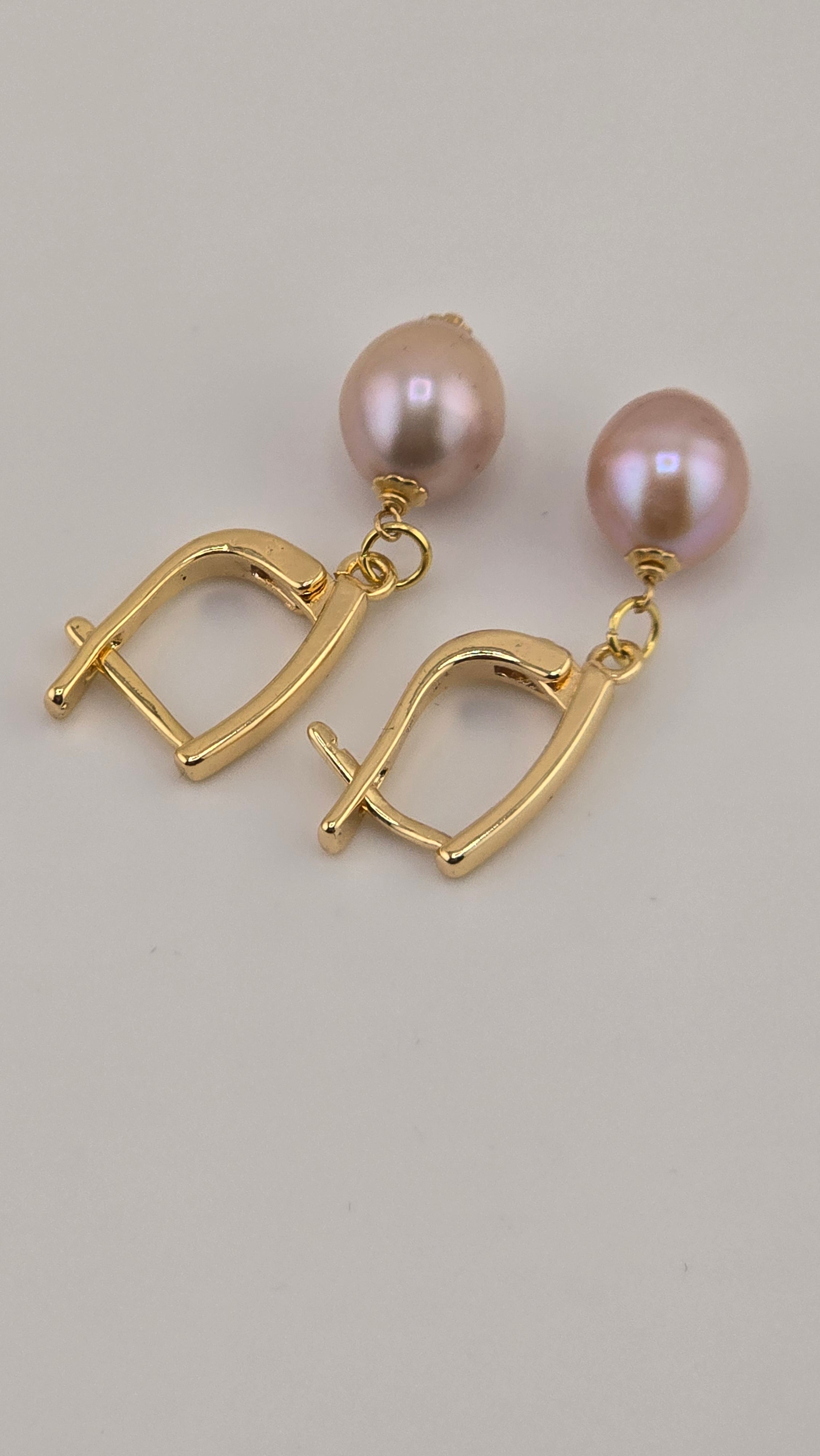 Boucles d oreilles en perles de culture mauve et Vermeil