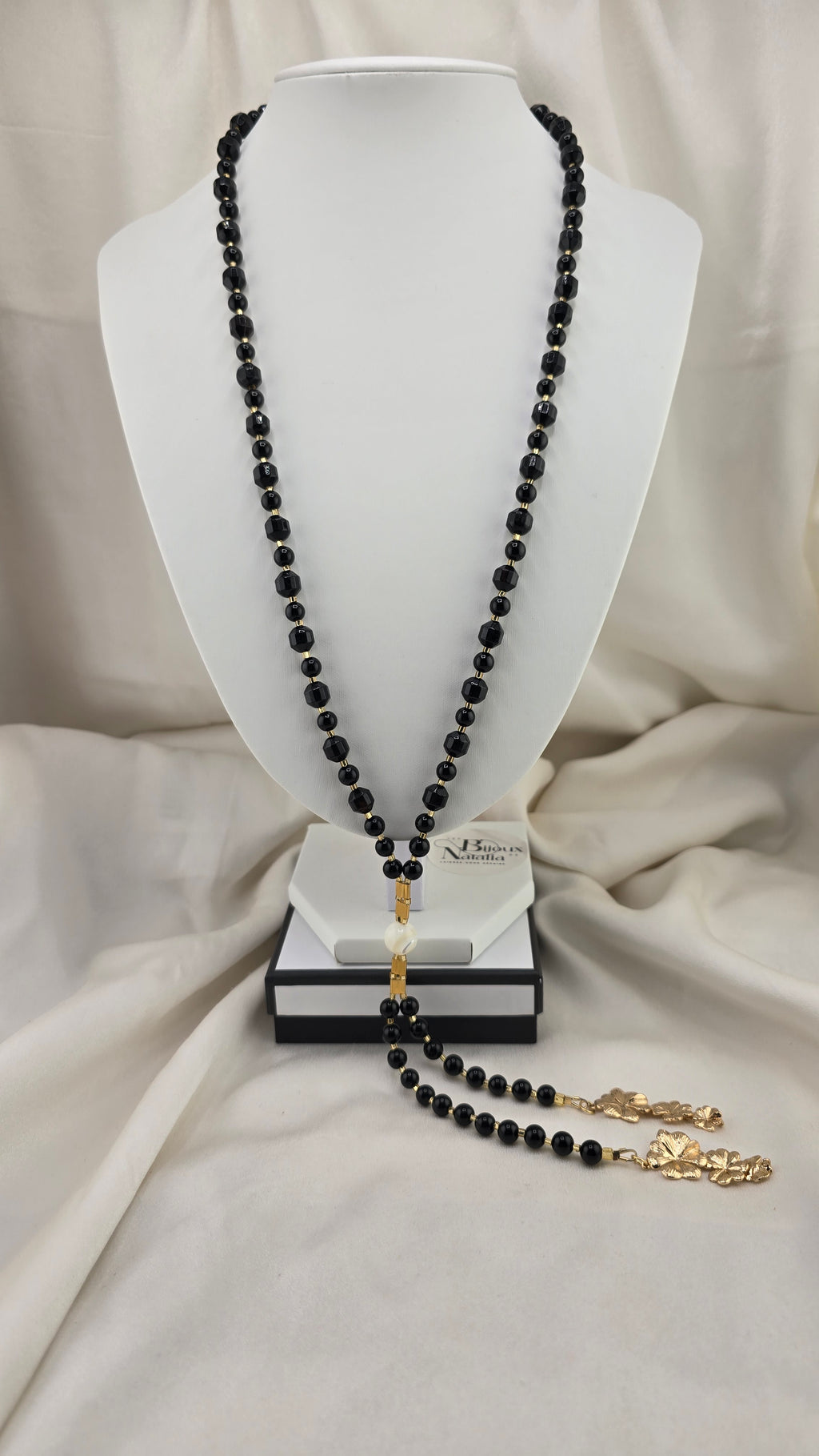 sautoir en ONYX et perle blanche en Nacre