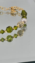 Bracelet en perles de culture et cristal vert