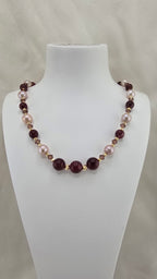 Collier éclat précieux en perles de culture et Rubis