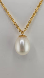 Perle de culture blanche très beau lustre