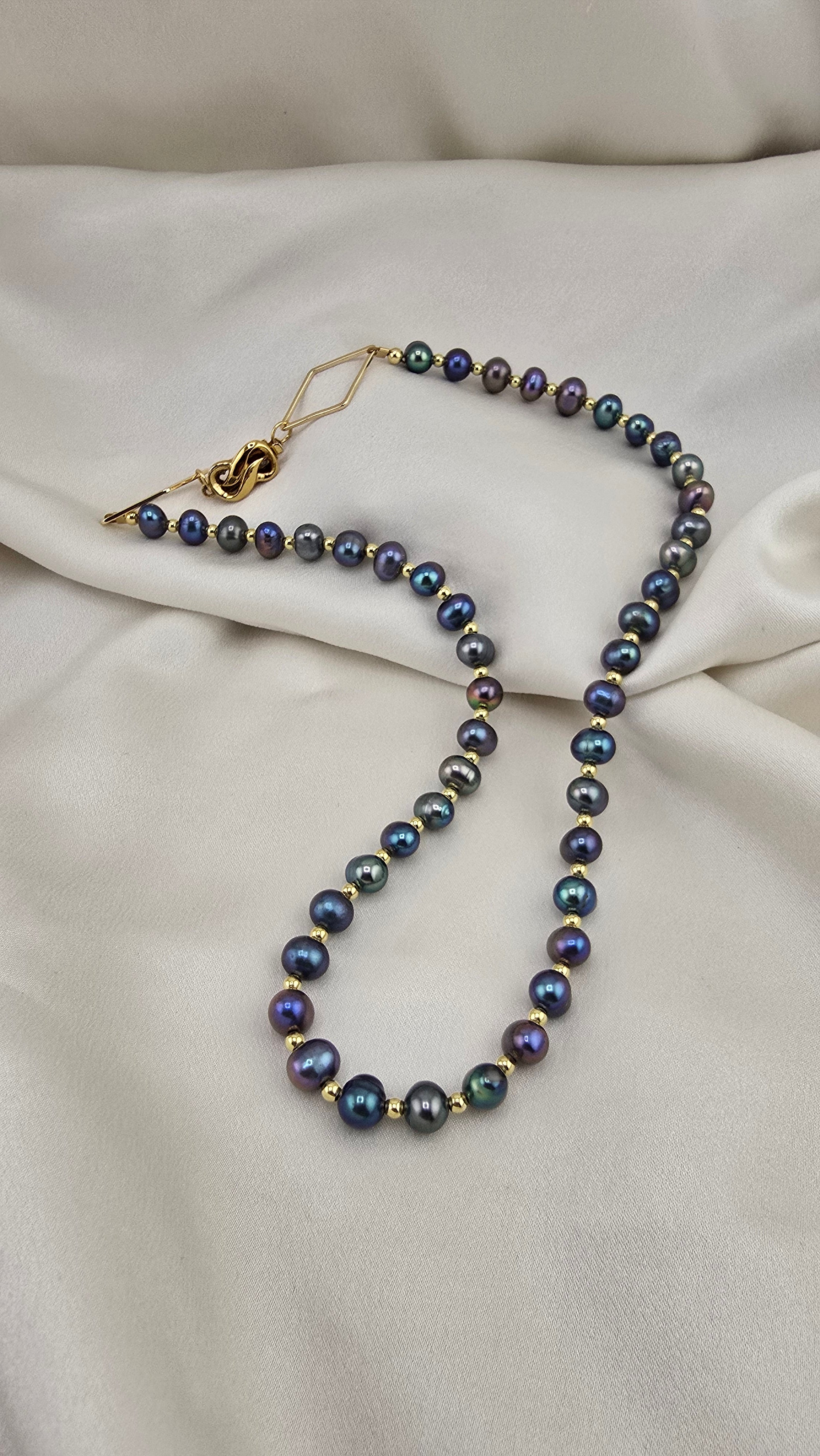 Collier en perles de culture reflets irisés