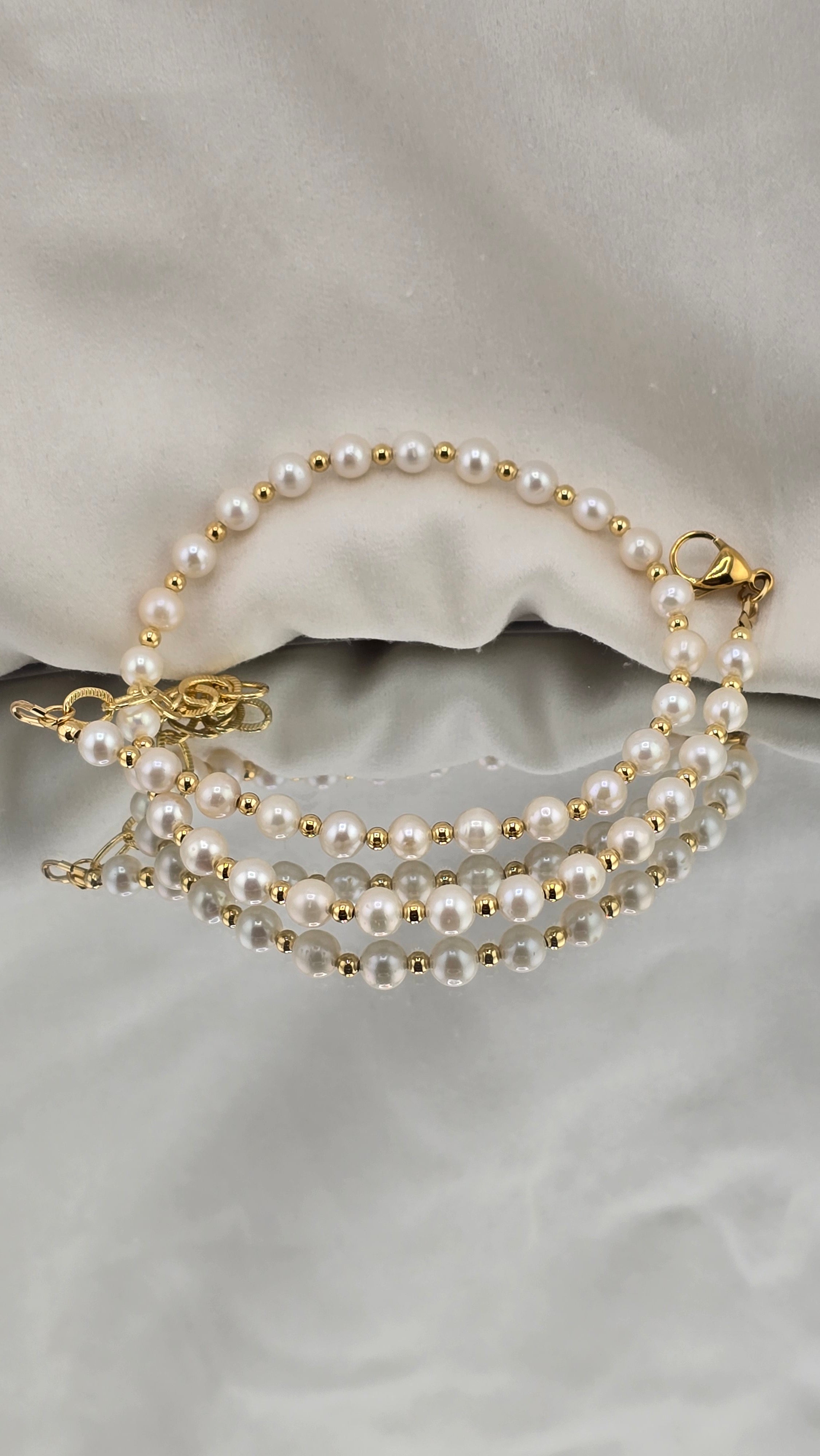 Collier ras du cou en perles de culture dans son écrin