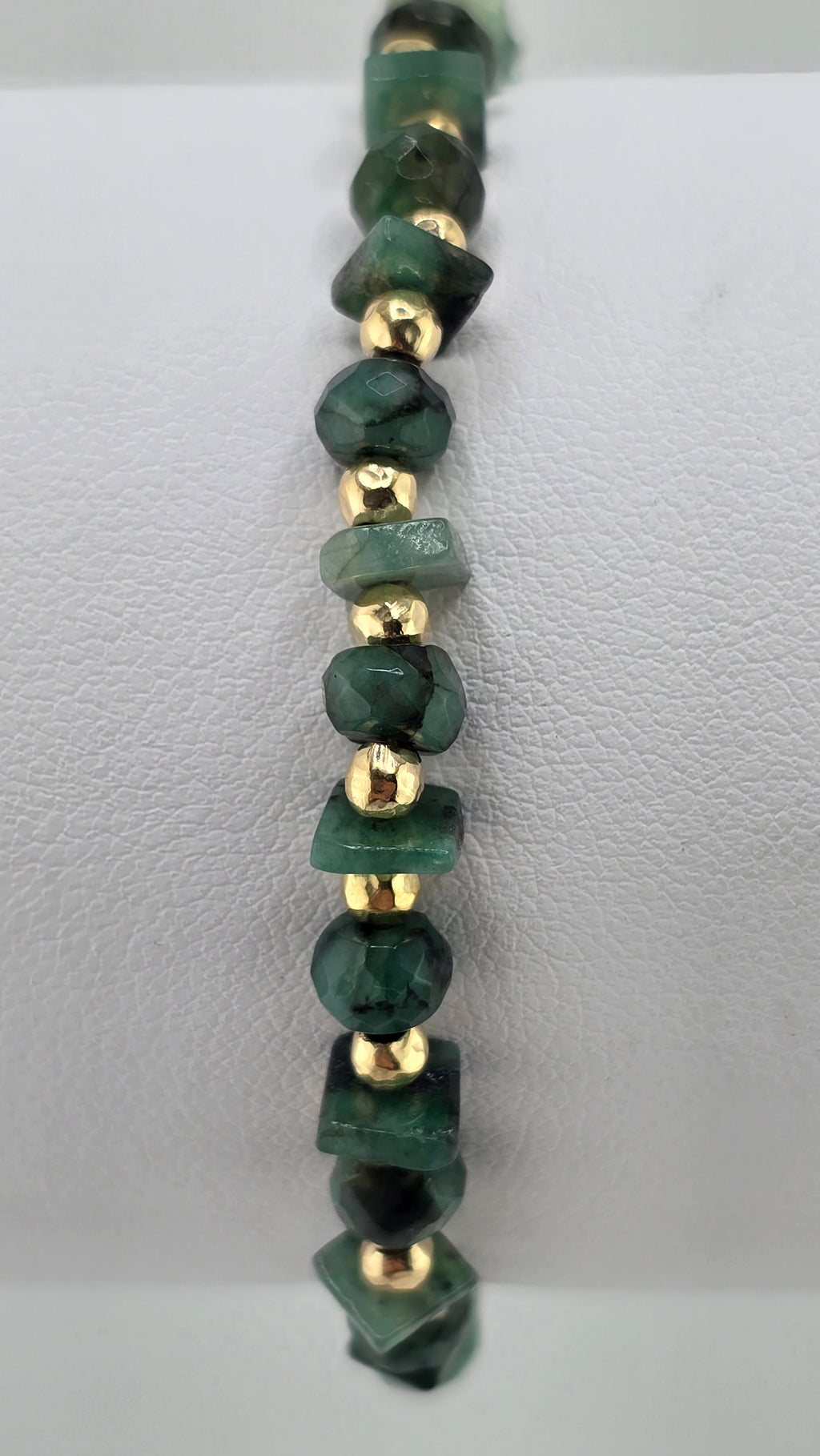 Bracelet en Emeraude et perles or rondes et lisses