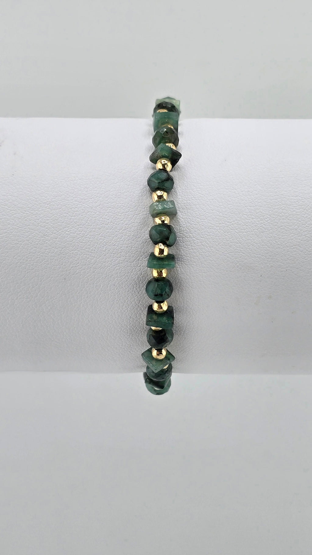 Bracelet en Emeraude et perles or rondes et lisses