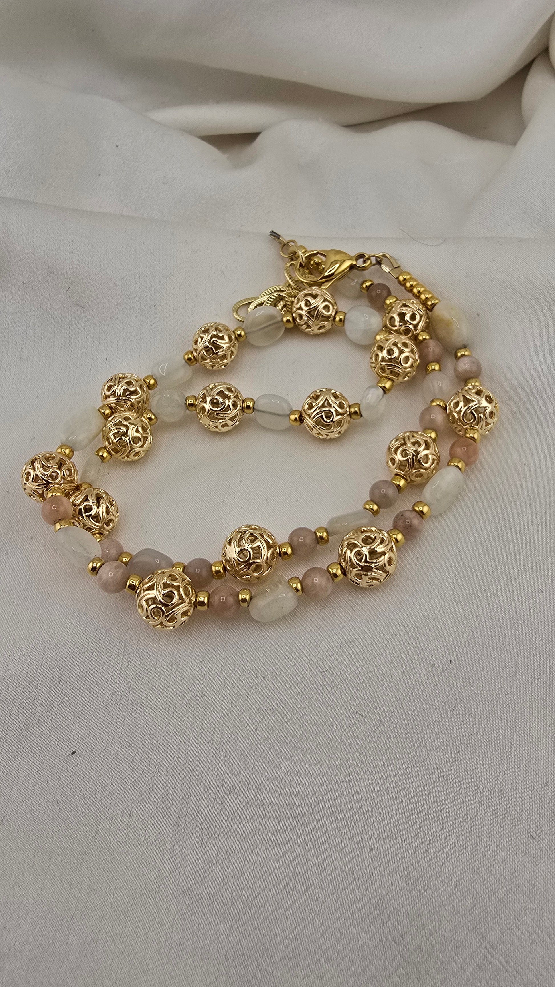 Collier en pierre de lune et plaqué or