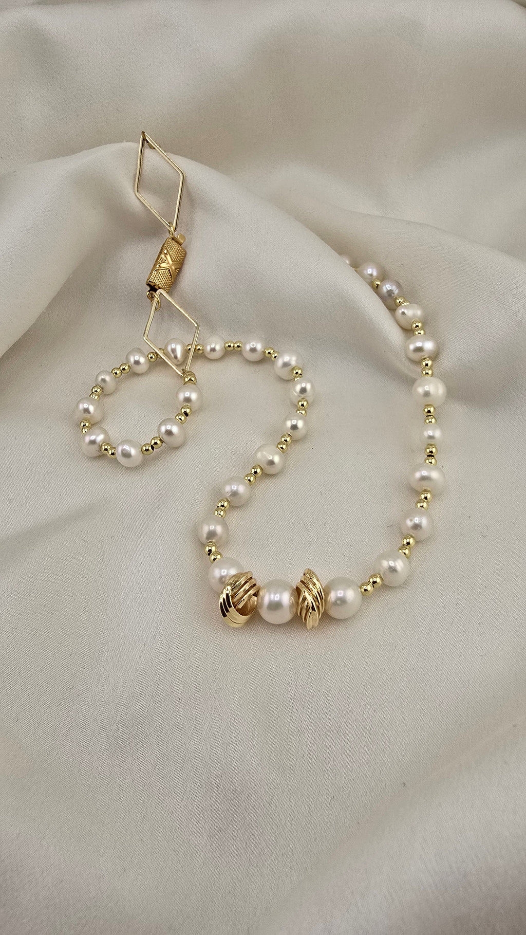 Collier en perles de culture blanches