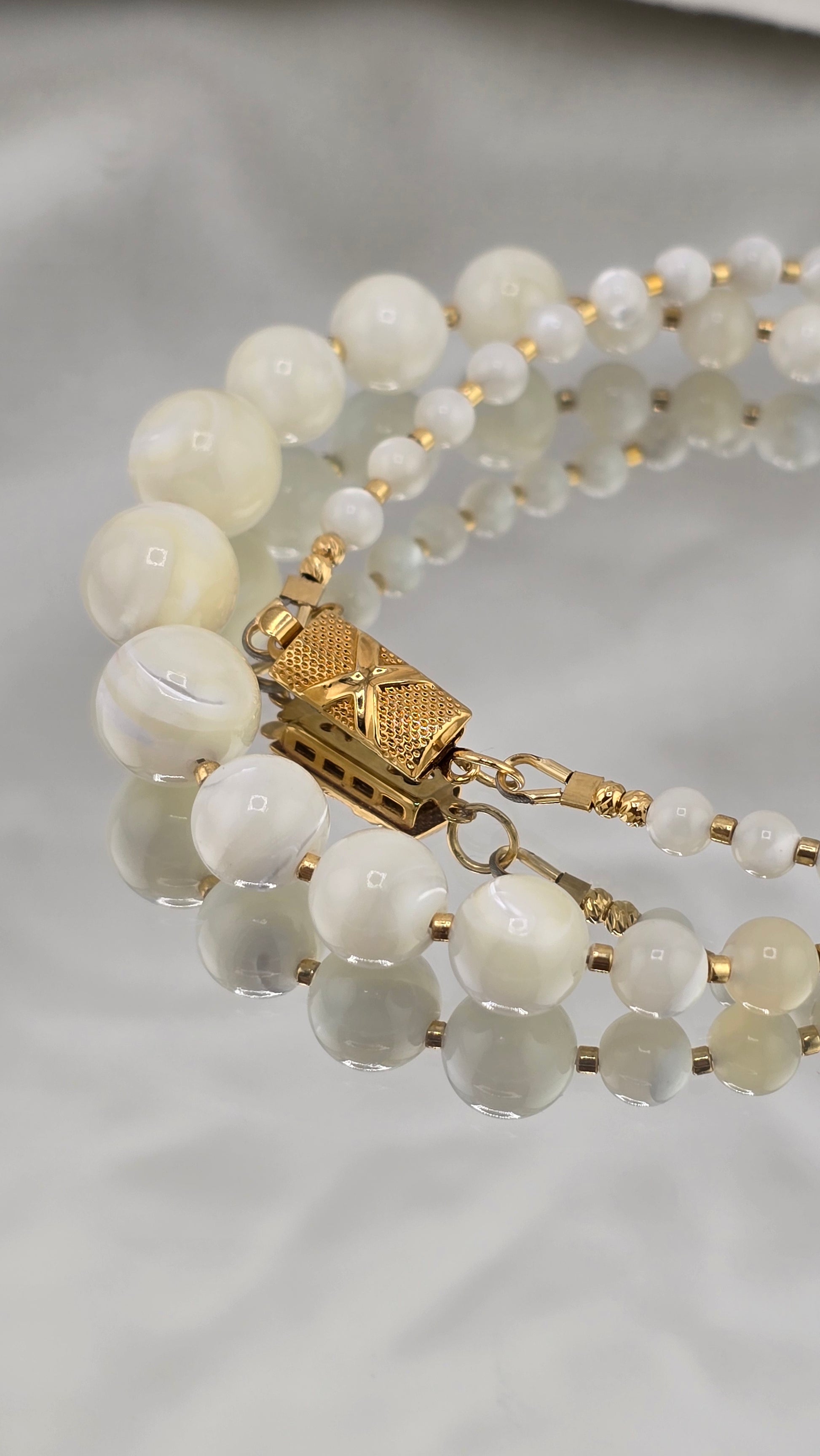 Collier en Nacre blanche