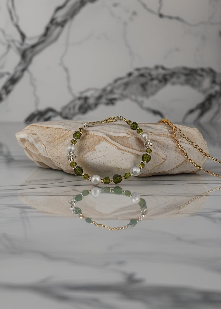 Bracelet en perles de culture et cristal vert