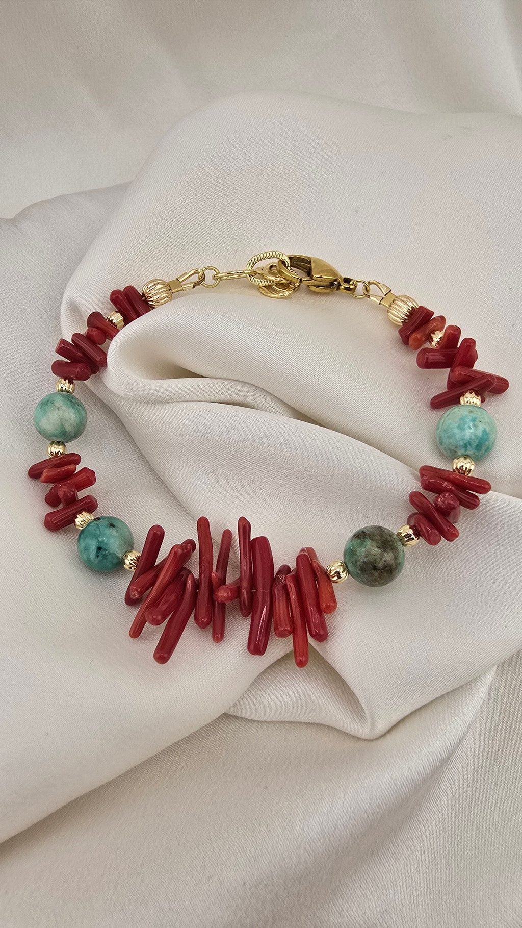 Bracelet en corail rouge et turquoise