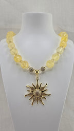 Collier en citrine et pendentif soleil avec strass