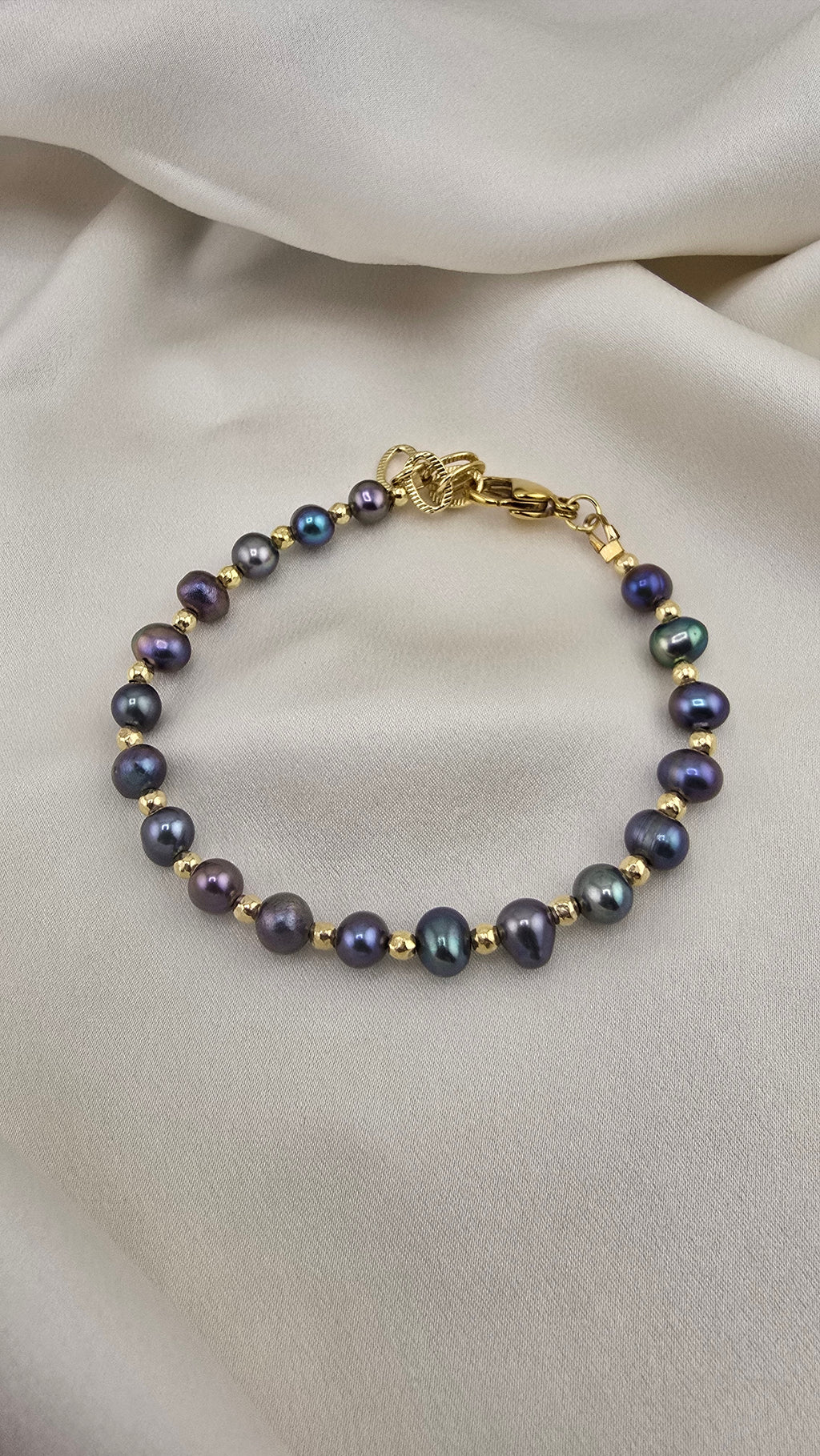 Bracelet en perles de culture bleu marine et vermeil