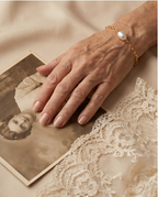 " Les mains de ma Mère "  - bracelet et perle de culture