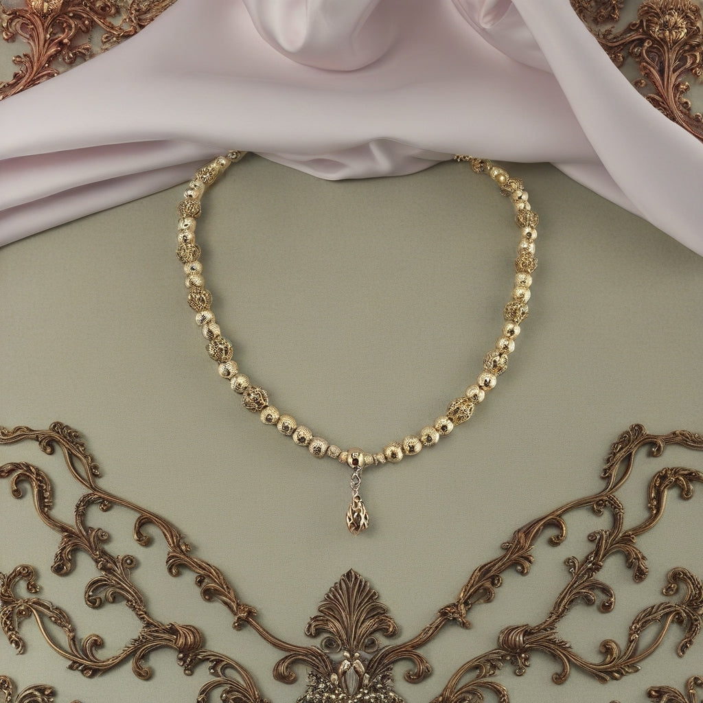 Collier en plaqué or et son pendentif