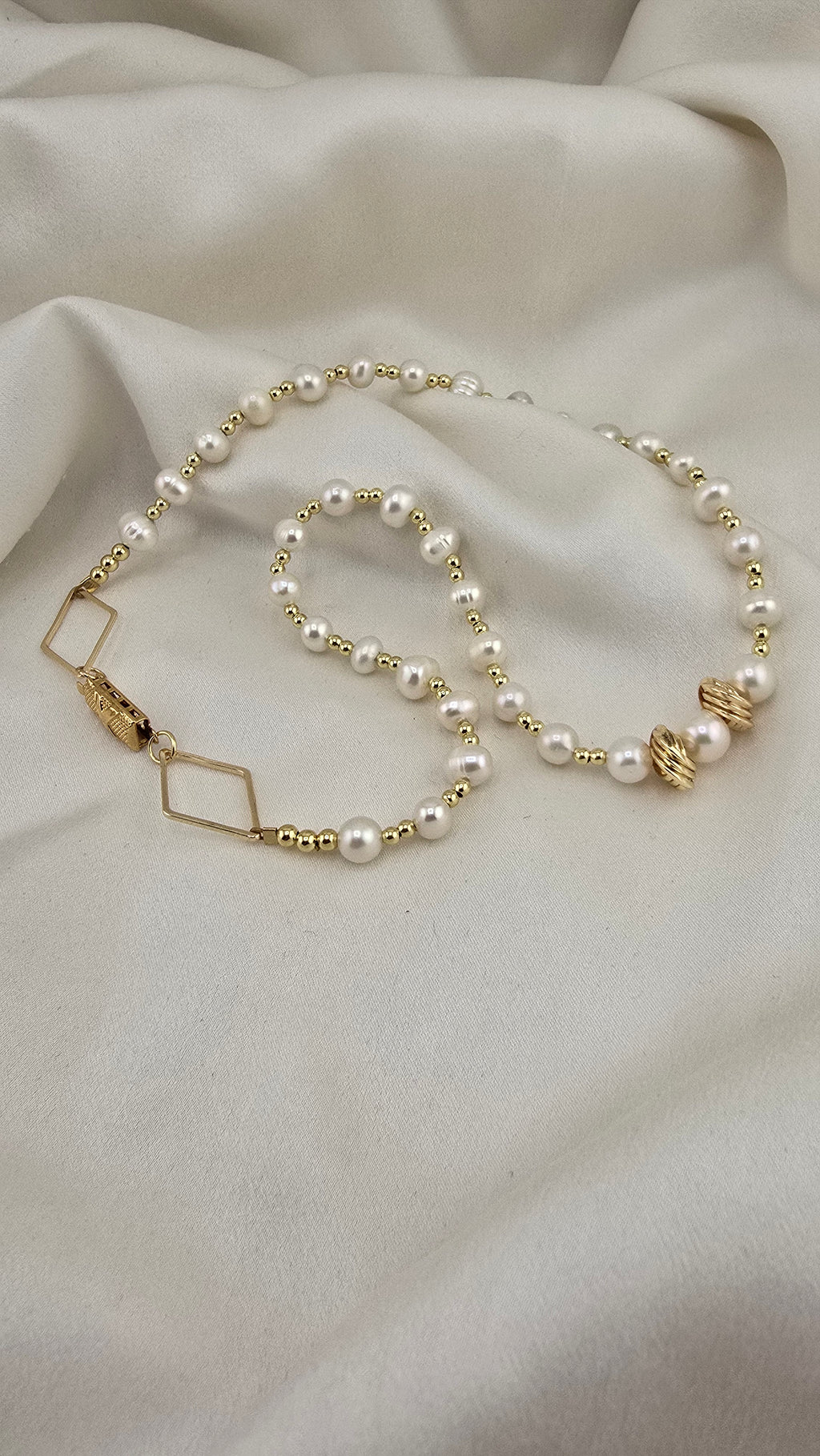 Collier en perles de culture blanches