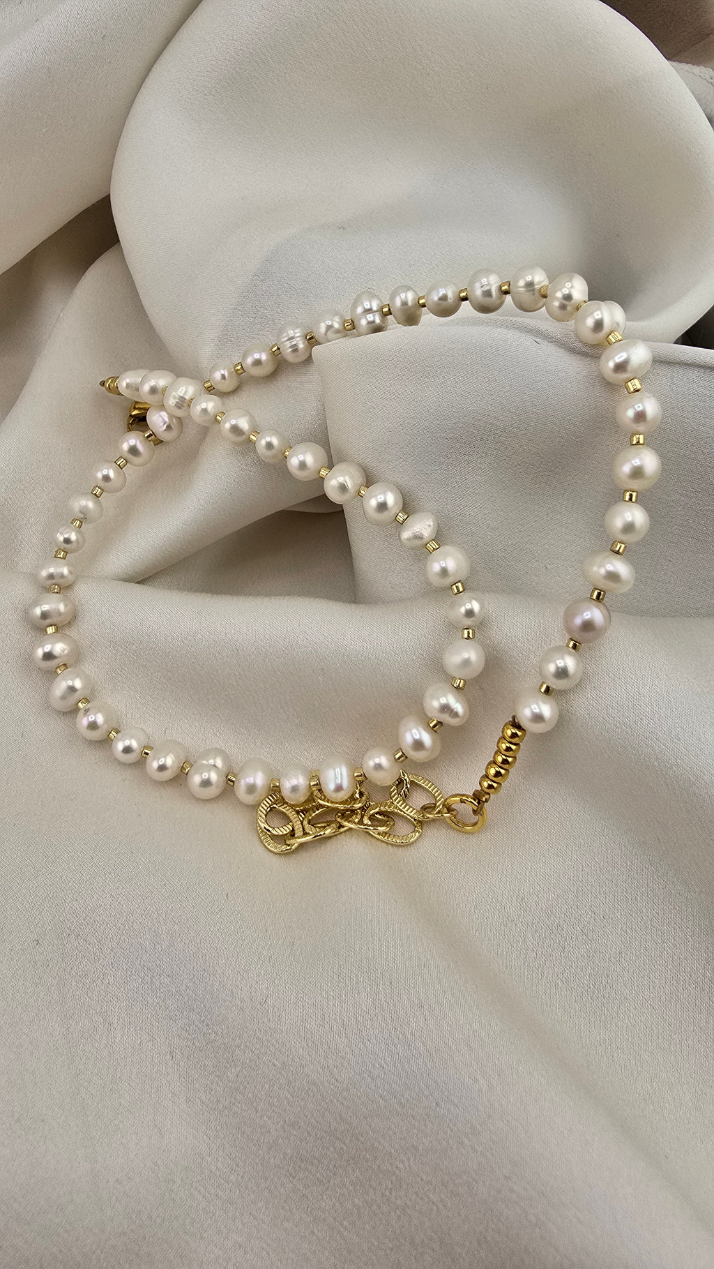 collier de perles de culture dans son écrin