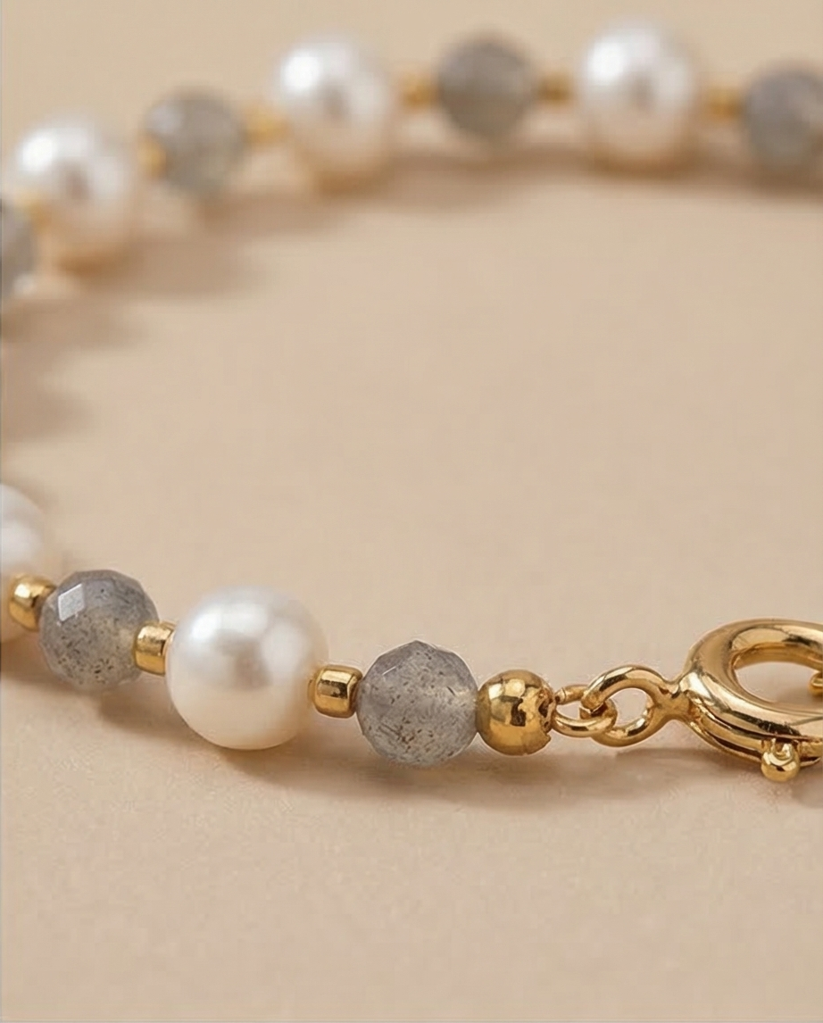 Lumière précieuse - bracelet perles de culture et labradorite
