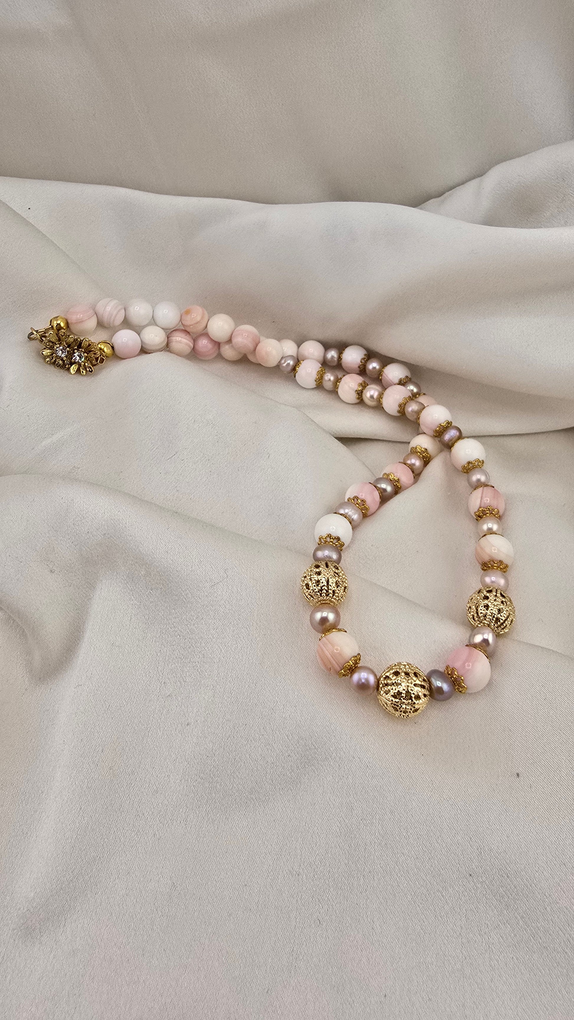 Collier en perles de culture et perles de Lambi