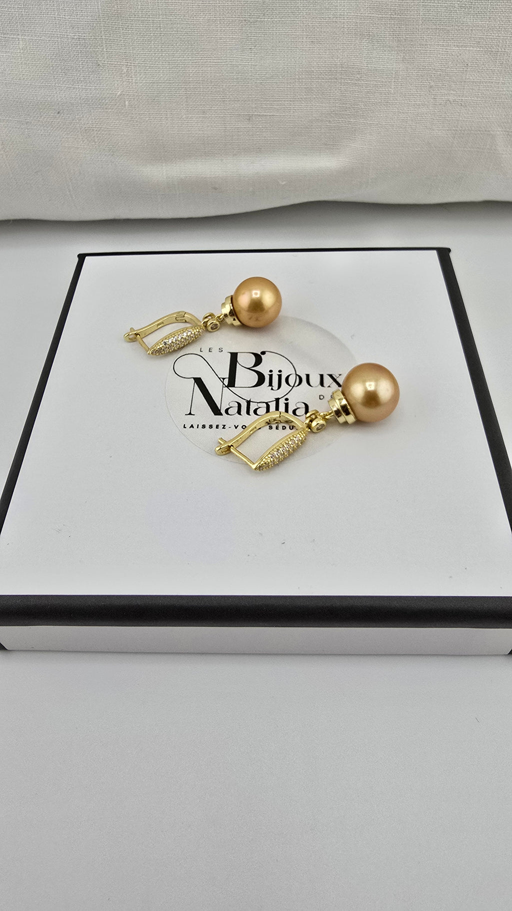 Boucles d oreilles avec perles Éditons couleur jaune or