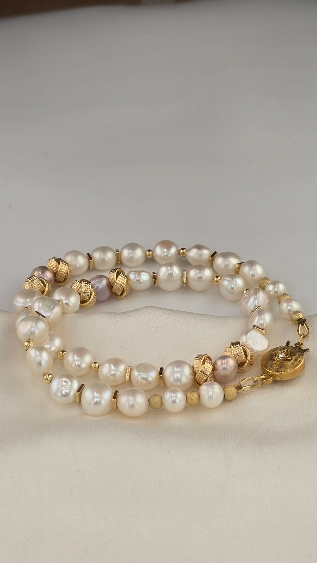 Collier perles de culture baroque et touches rosées