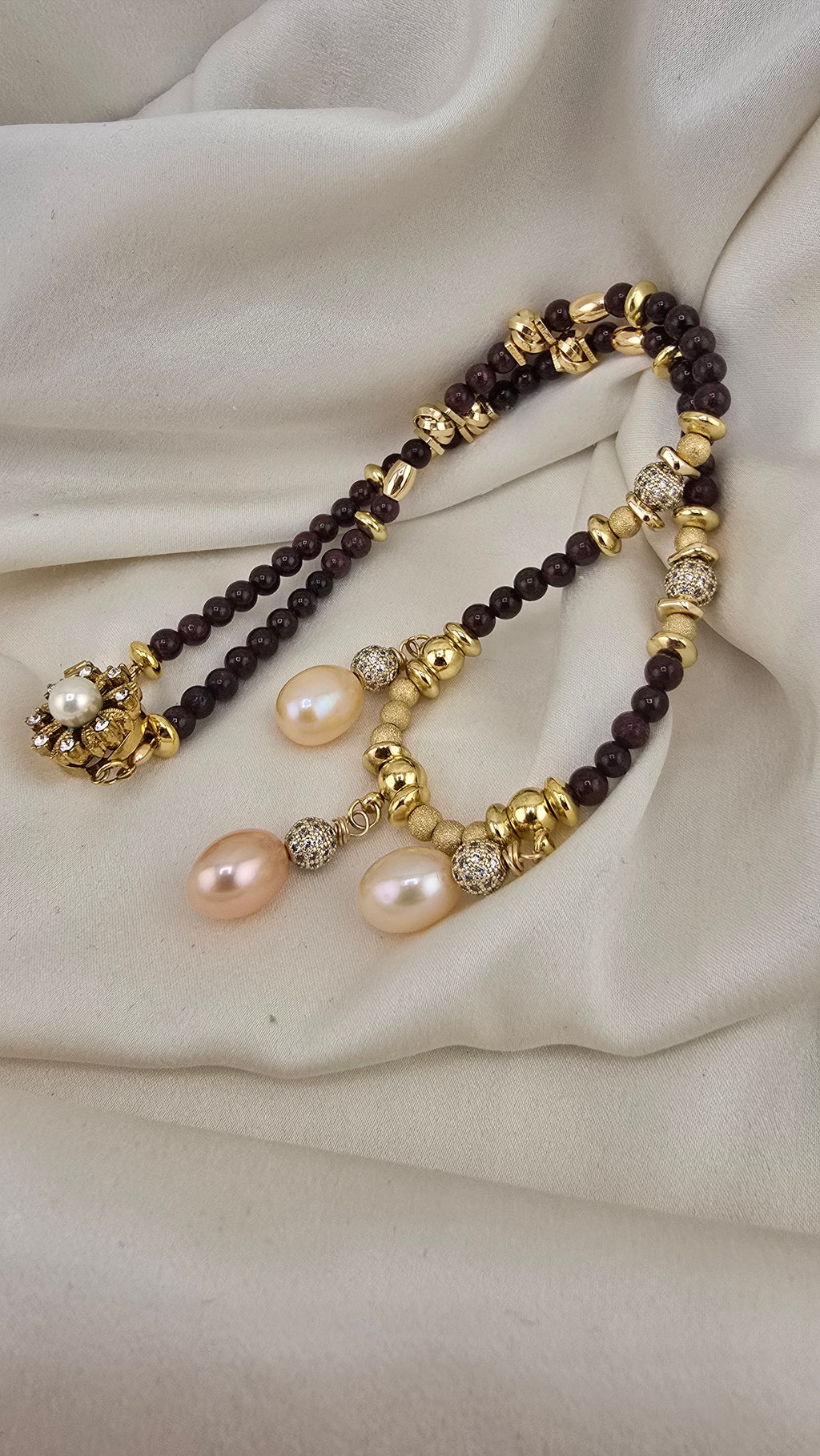 Collier en perles de grenat et perles de culture