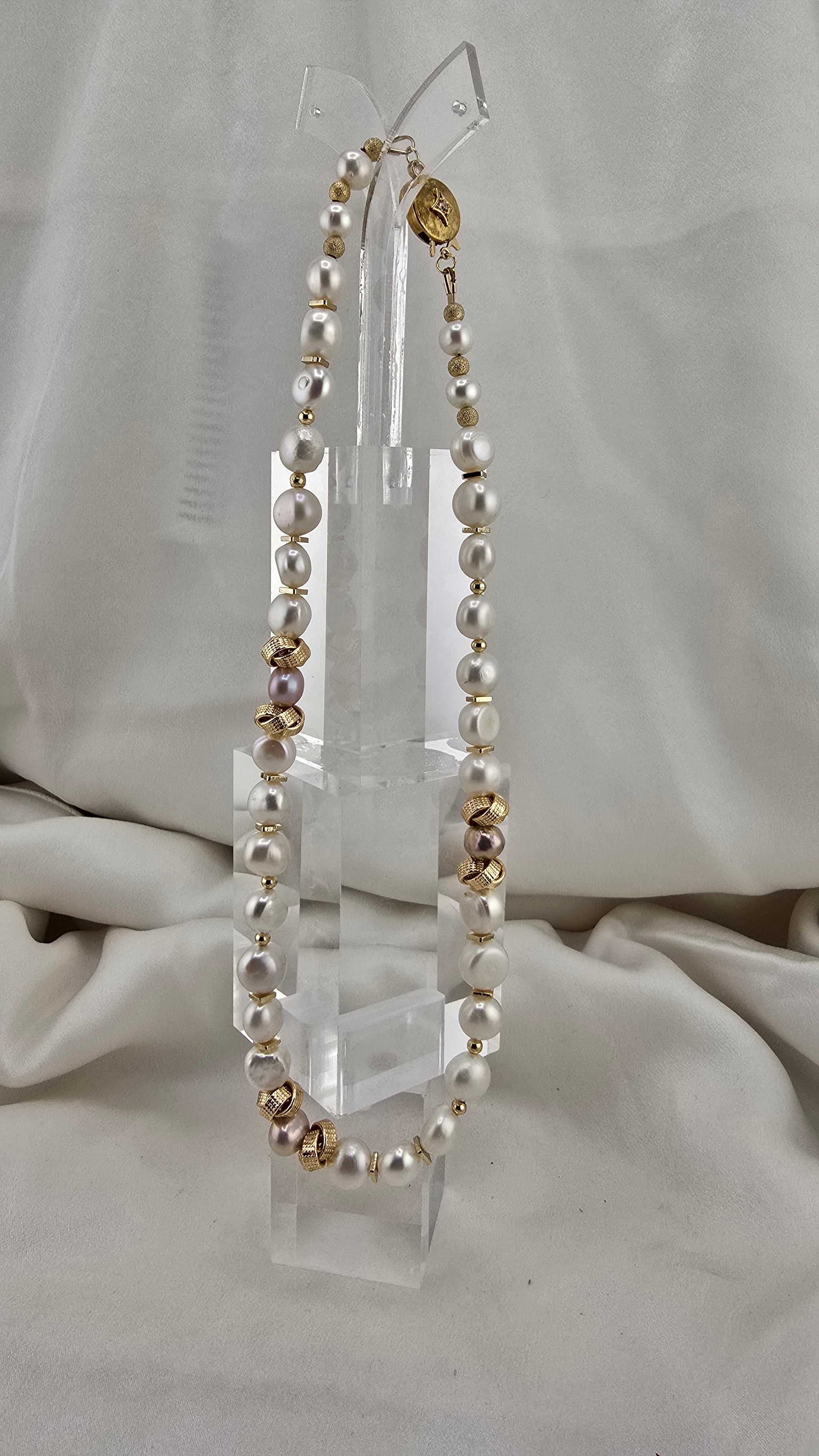 Collier perles de culture baroque et touches rosées