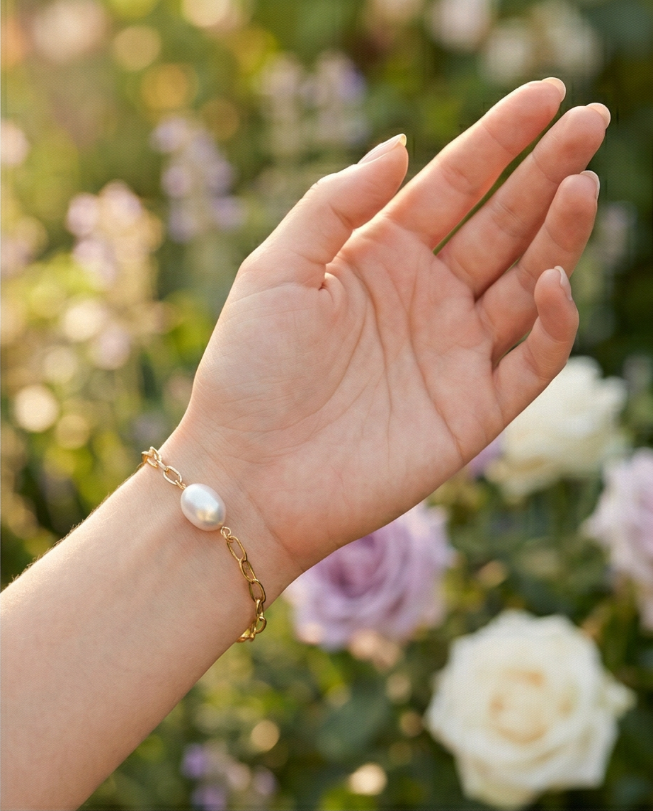 " Les mains de ma Mère "  - bracelet et perle de culture