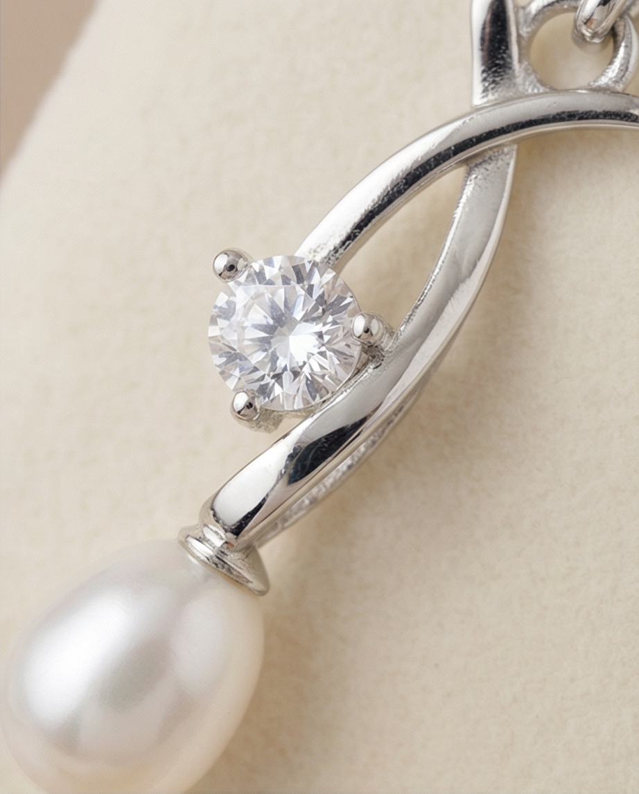 Boucles d oreilles en perles de culture blanche et olive