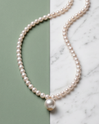 collier de perles de culture blanches d'eau douce et or - vue 7