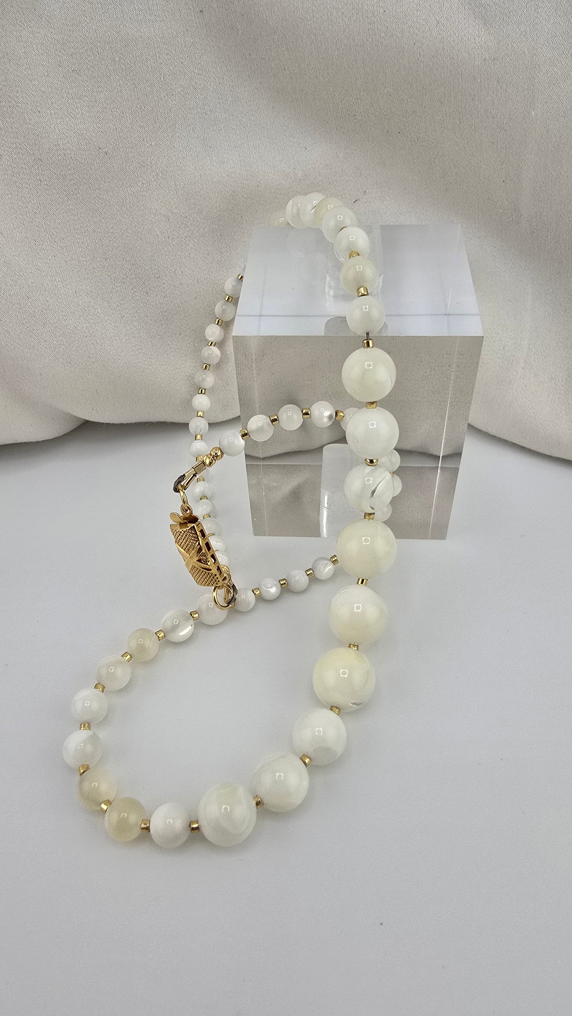 Collier en Nacre blanche