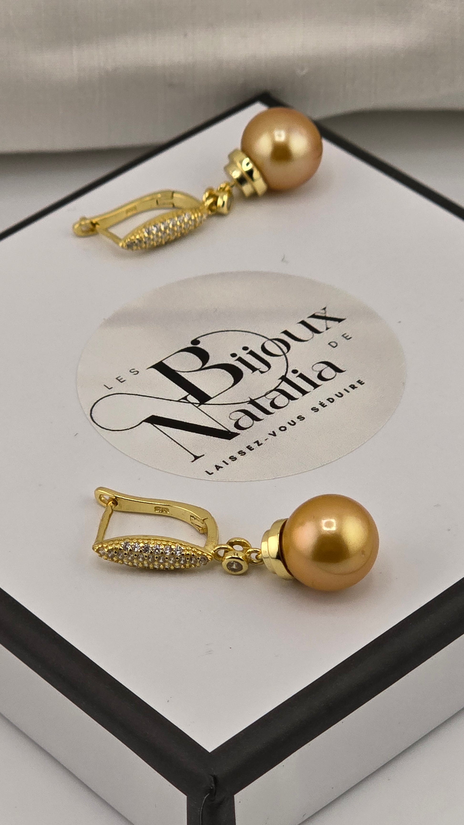 Boucles d oreilles avec perles Éditons couleur jaune or